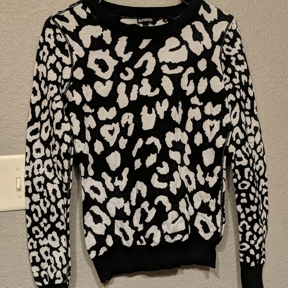 Super cute leopard sweater